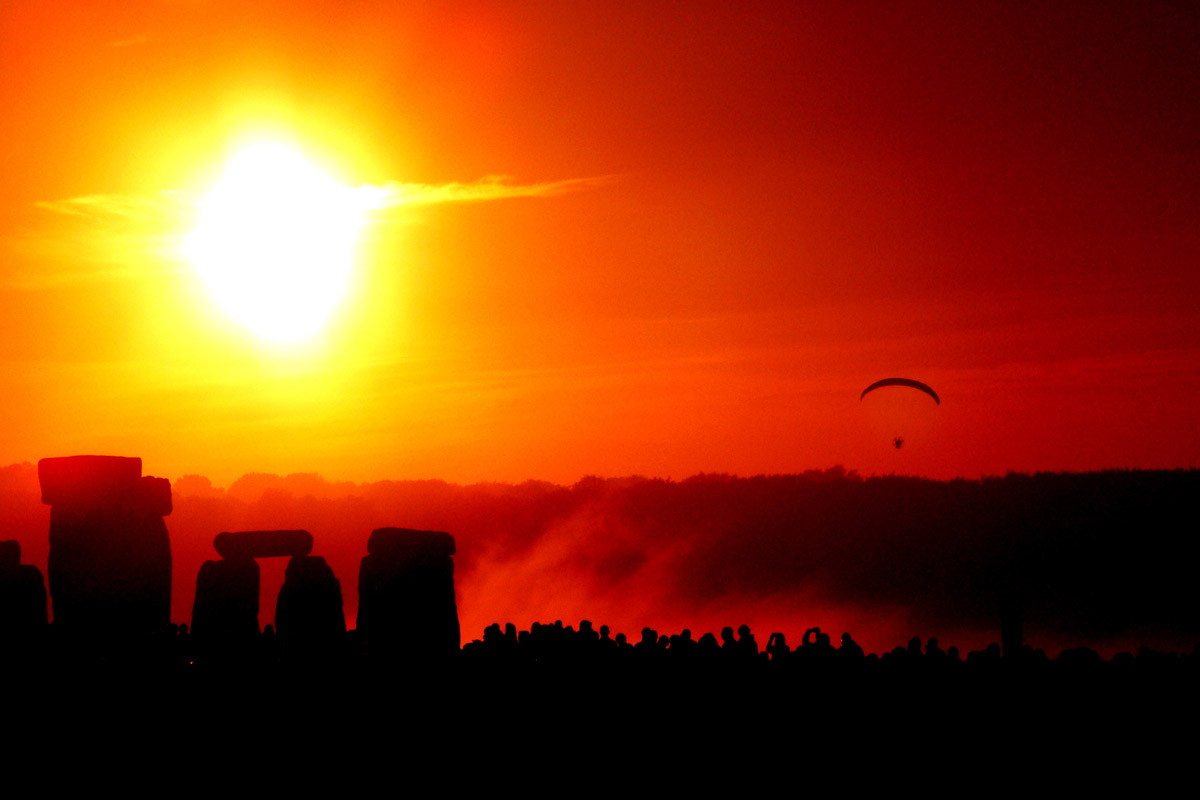 \"solstice-dawn-at-stonehenge.jpg\"